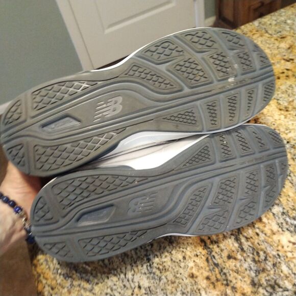 New Balance 813 White Men's Casual Hook and Loop Strap Sneakers MW813HWT Size 9 - Picture 10 of 12